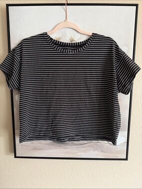 Lululemon T-shirt